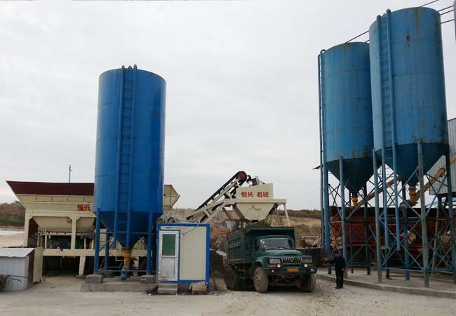 湖南(nán)衡陽穩(wen)定土廠(chǎng)拌設備(bei)客戶現(xiàn)場