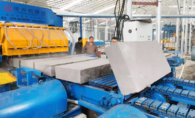 泡沫混凝(ning)土自保溫(wen)砌塊設備(bèi)生産工藝(yi)